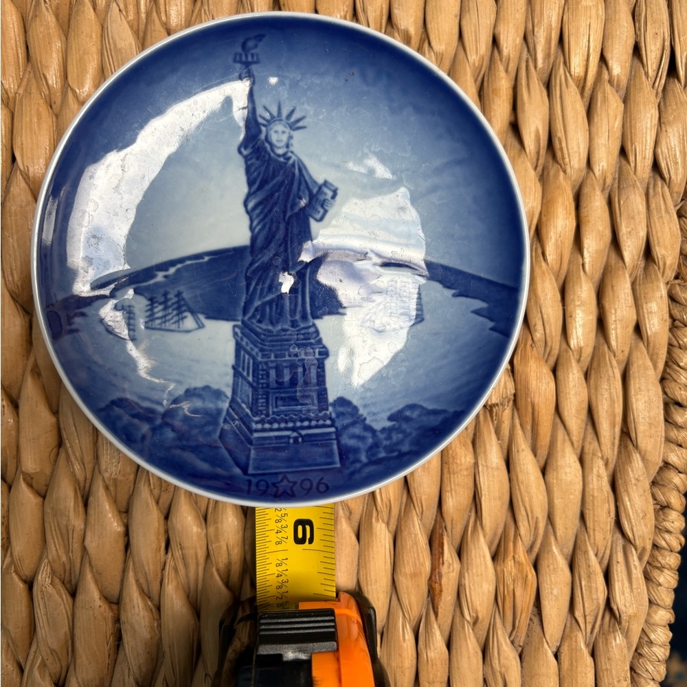 Statue of Liberty collectors plate